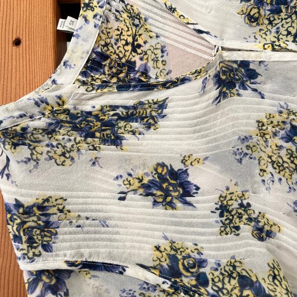 This soft silky blouse by Joie drapes beautifully and is a joy to wear - Picture 8 of 8